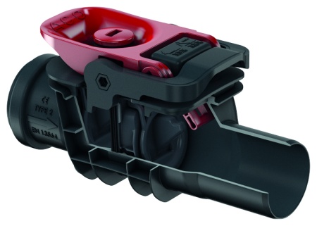 Schnittansicht ACO Rückstauverschluss Triplex Typ 2 mit zwei Rückstauklappen und manuellem Notverschluss.