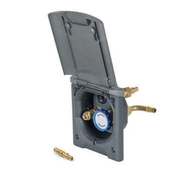 With the ABL-Sursum 13 caravan installation programme, FAWO presents an all-rounder in a class of its own. The programme is now complemented by an outdoor shower with hot/cold mixer and an on/off switch for the pump.