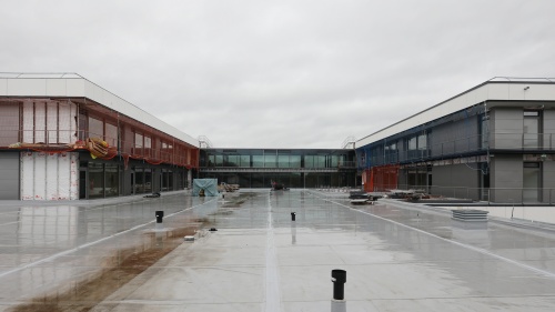 Leistungsfähige ACO Spin Freispiegelabläufe und ACO Jet Unterdruckabläufe gewährleisten eine zuverlässige Wasseraufnahme und -ableitung auch bei Starkregenereignissen.