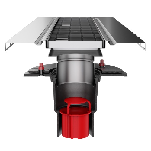 ACO Parkdeckrinne aus Edelstahl in Kombination mit dem Ablaufkörper Passavant aus Gusseisen. 