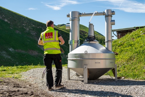 Lagebedingt ist das Edmund-Probst-Haus nur per Nebelhornbahn sowie über einen sehr steilen Zufahrtsweg erreichbar.