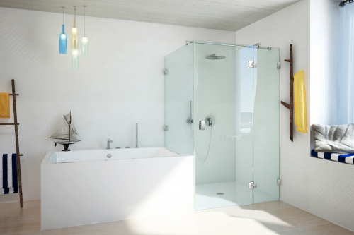 Die Besonderheit: Das verkürzte Seitenglas verbindet Dusche und Wanne zu einem ebenso praktischen wie harmonischen Ensemble.