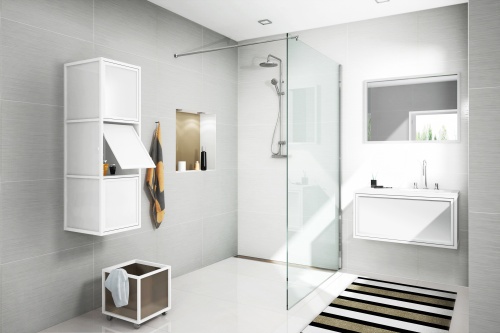 Wenn Barrierefreiheit zu den Hauptargumenten zählt, ist die Walk-In-Dusche mit offenem Einstieg in der Pole-Position. Hier das Modell 401 der Beschlagserie KATHARINA von glassdouche: Einteilige Dusch-Wand aus 8 mm starkem Einscheiben-Sicherheitsglas (ESG), montiert mit einerglashohen Wand und Aussteifungsstange.